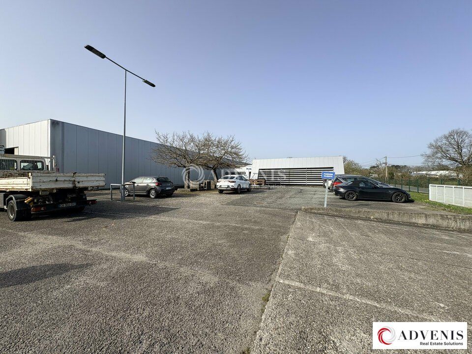 Location local d''activites 4045 m² non divisibles
