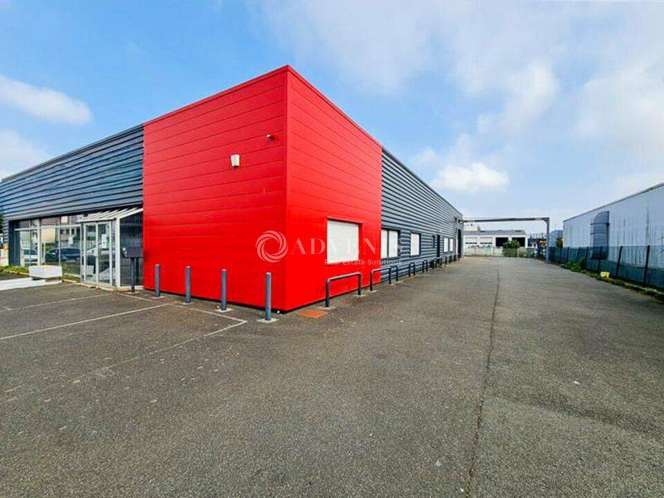 Location local d''activites 600 m² non divisibles