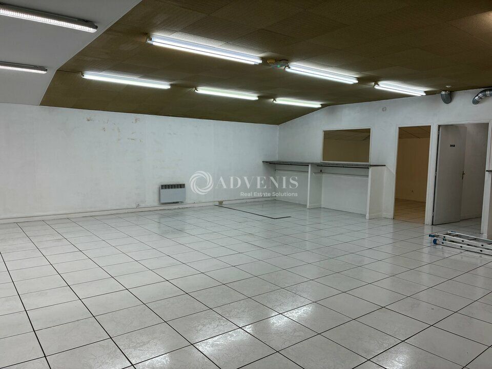 Vente local commercial 196.15 m² non divisibles