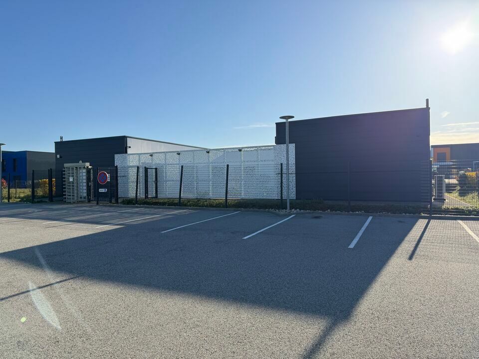 Locaux d'activité - Bureaux et Atelier propre - a Louer sur Bourg les Valence