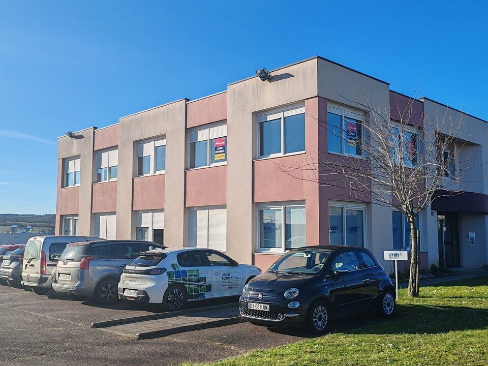 Location bureaux 137.26 m² non divisibles