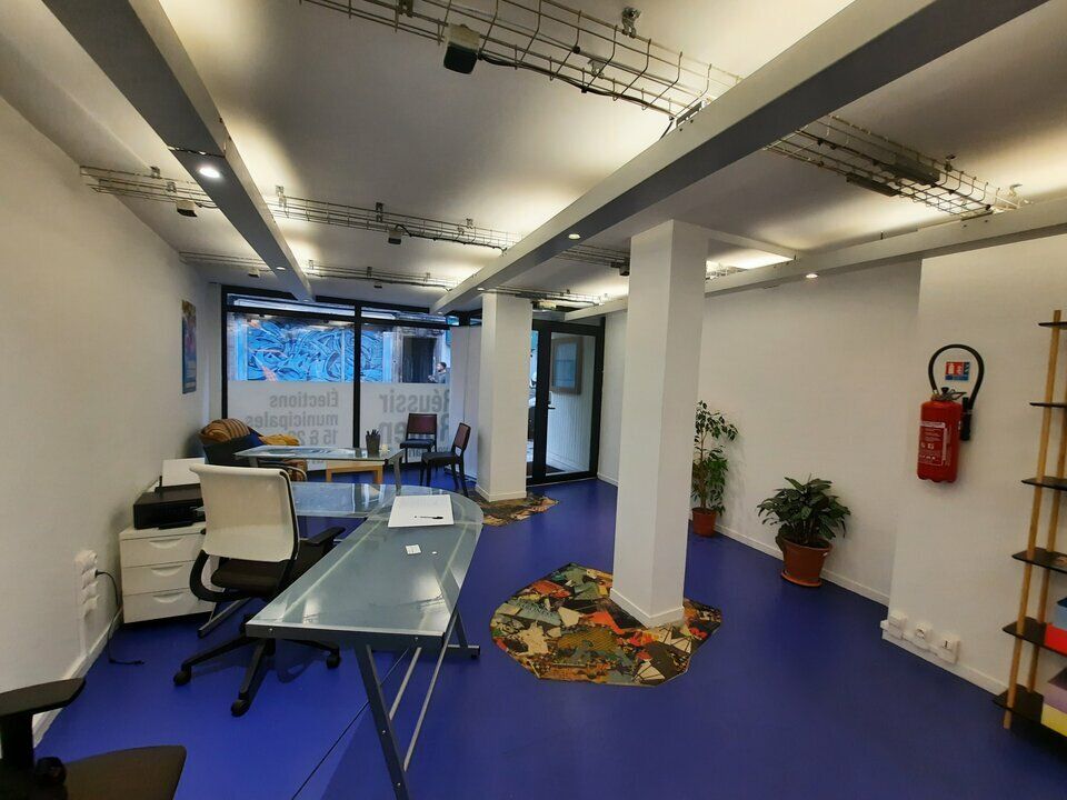 VOIE PIETONNE - BON ETAT GENERAL.