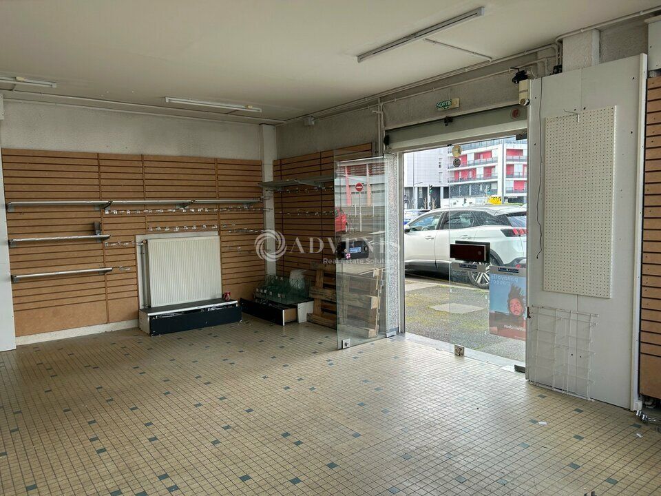 Location local commercial 75 m² non divisibles