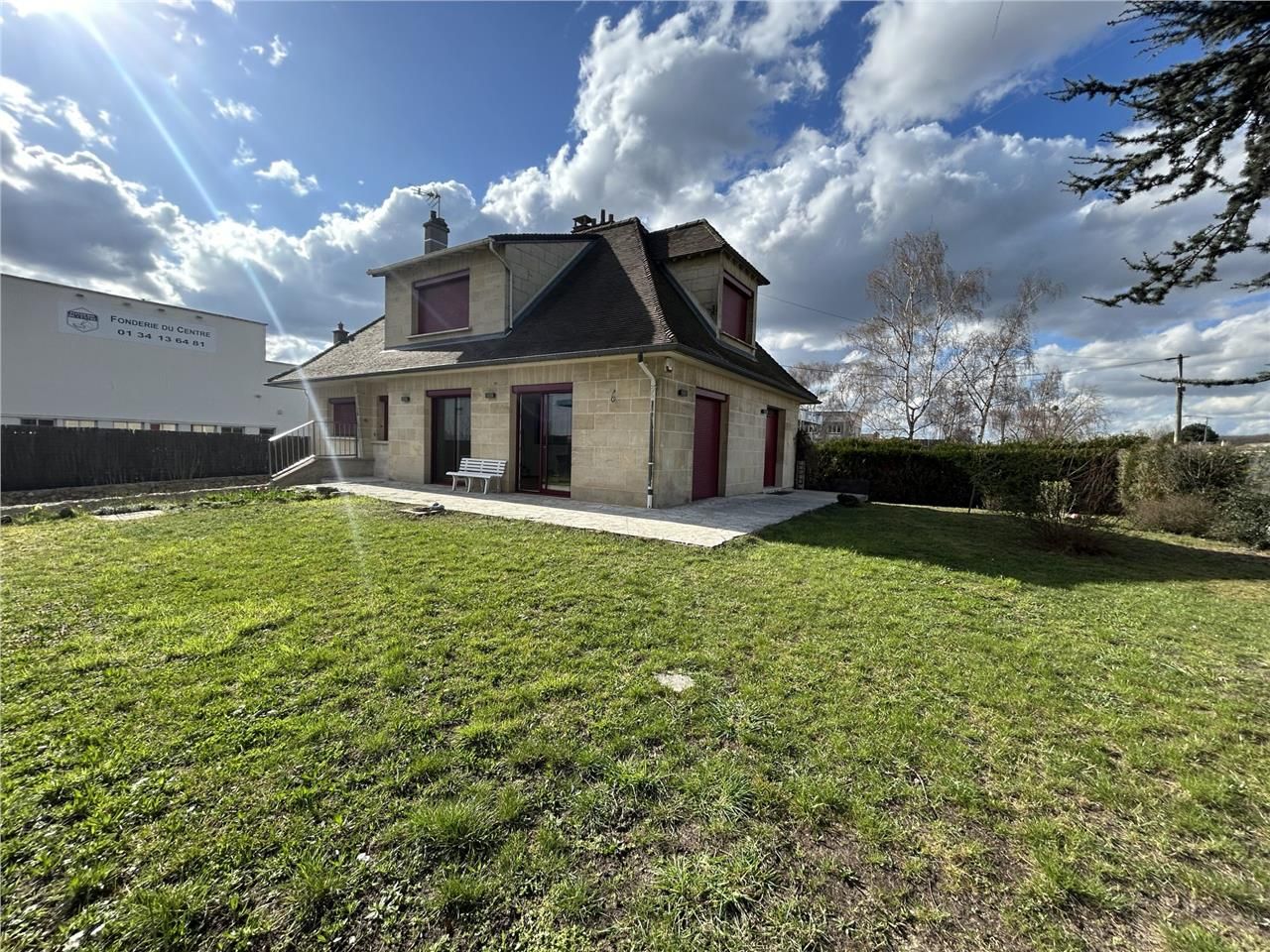 Location bureaux 160 m² à Beauchamp