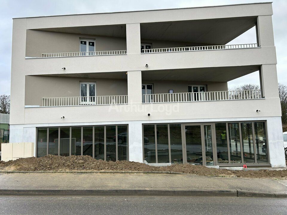 Location local commercial 102 m² non divisibles