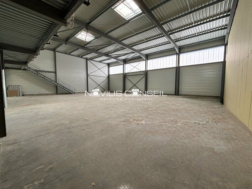 Location activité/entrepôt - 673 m²
