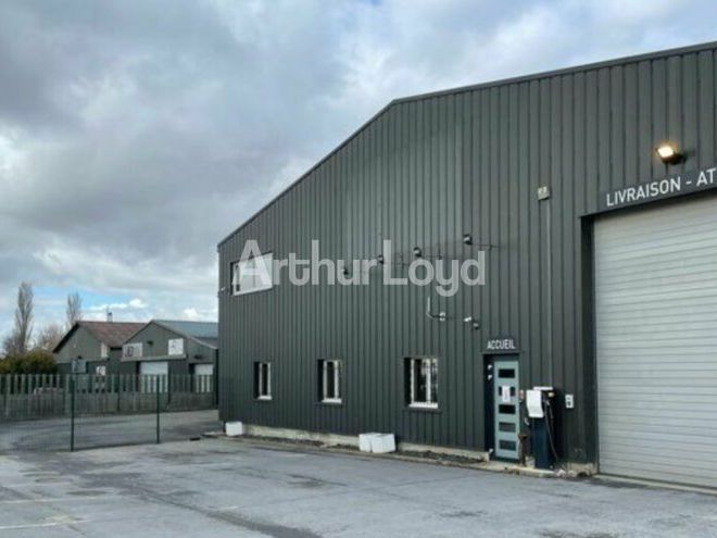 Location local d''activites 663 m² non divisibles