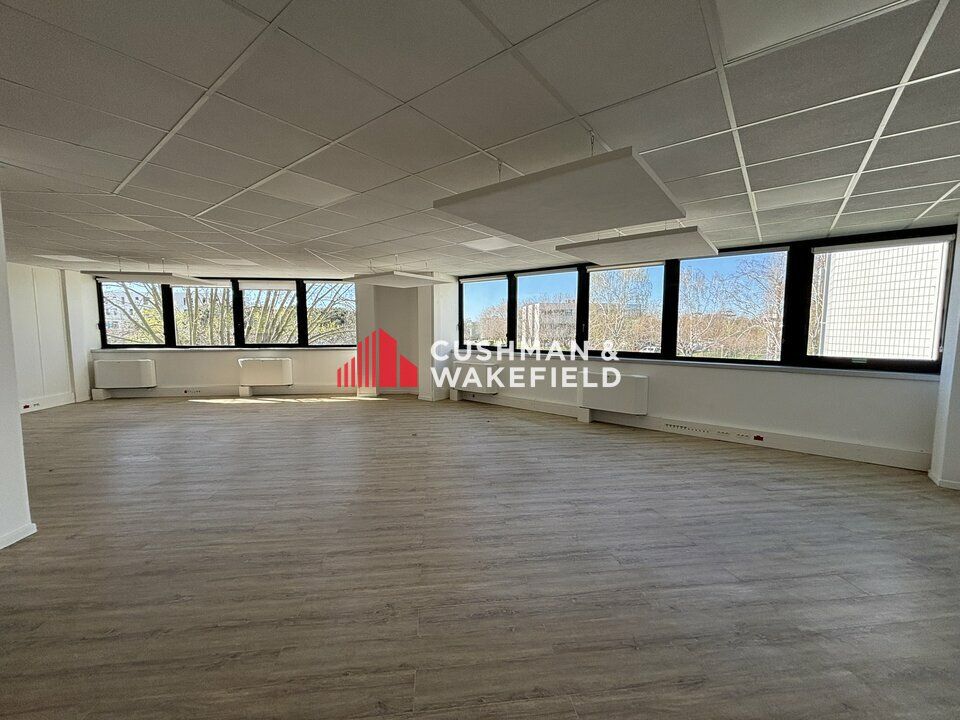 Location bureaux 1044 m² divisibles à partir de 200 m²