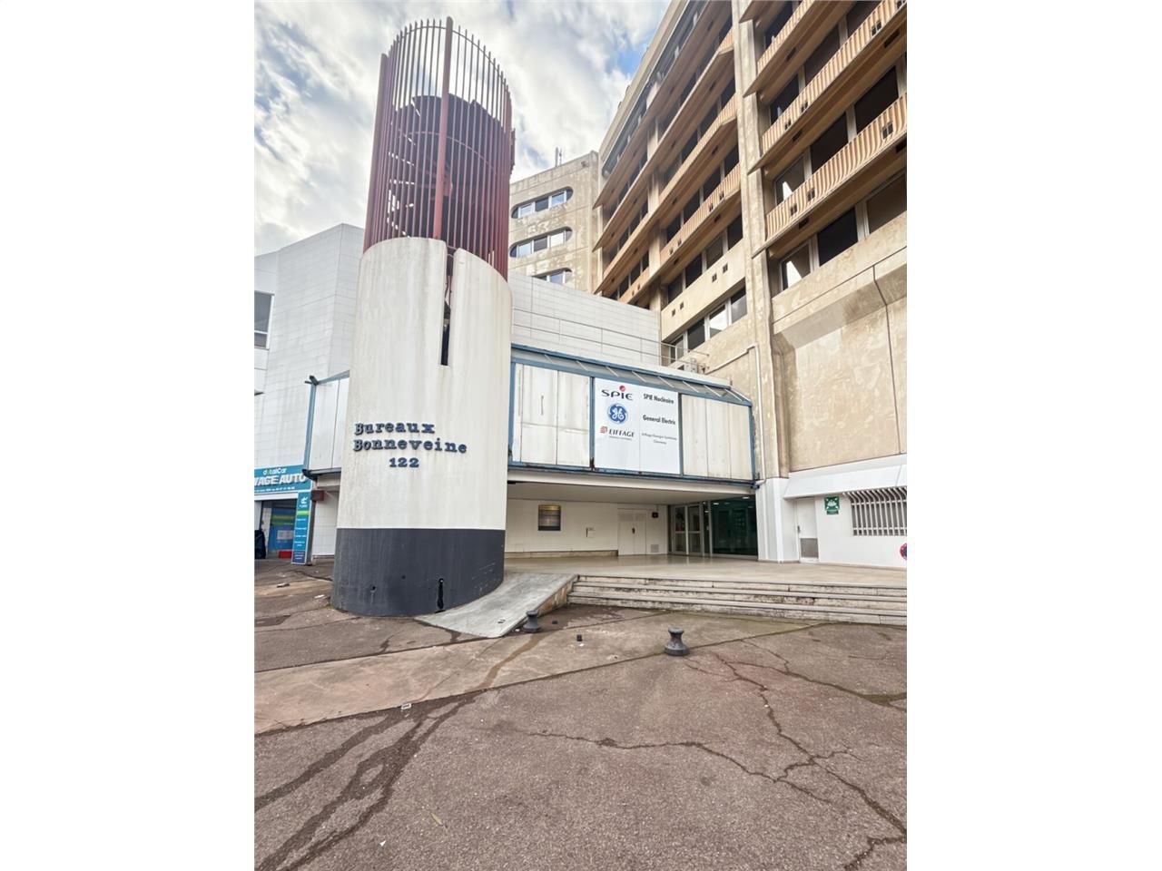 Location bureaux 257.7 m² à Marseille 8ème