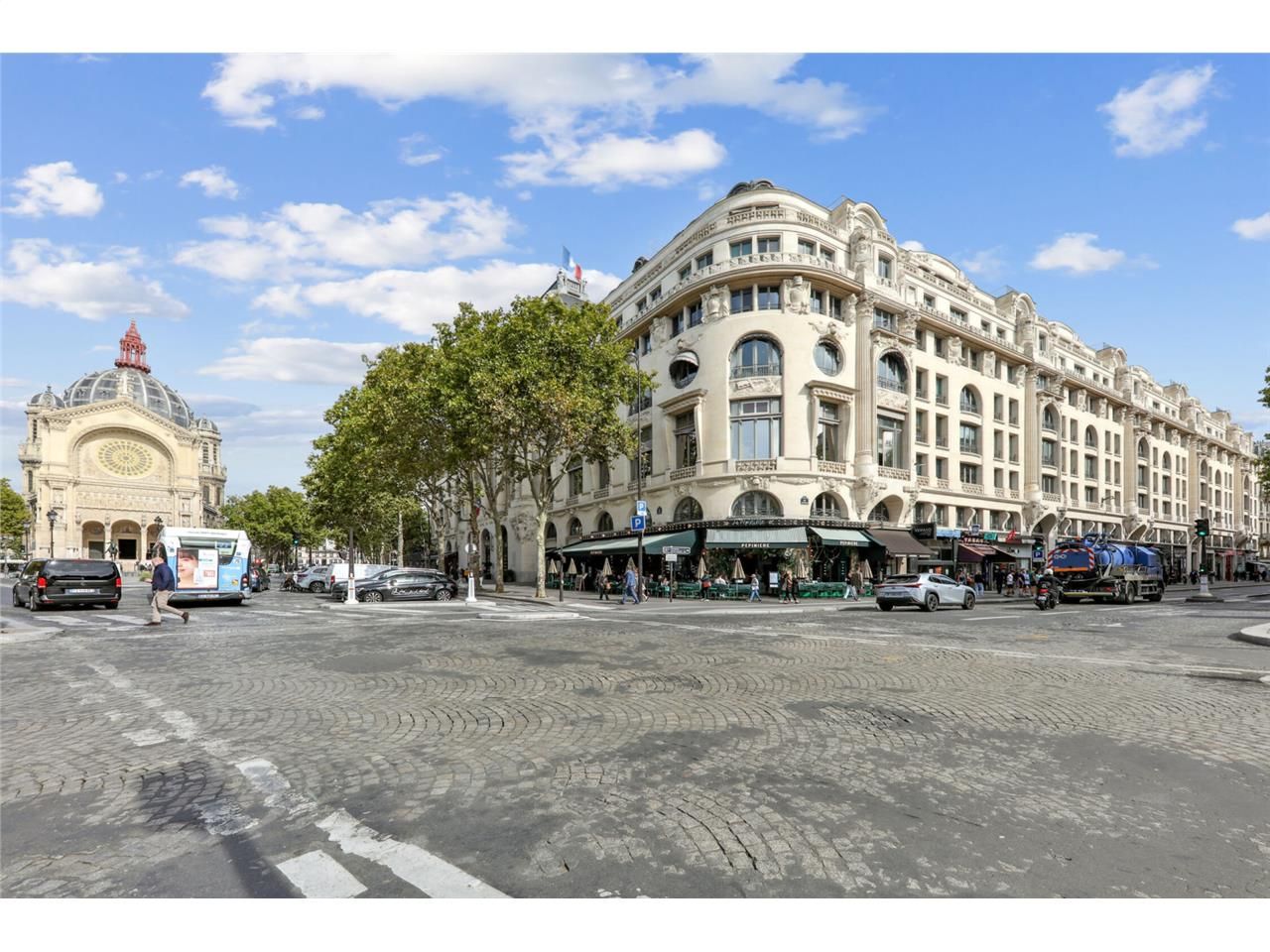 Location bureaux 1315 m² à Paris 8ème