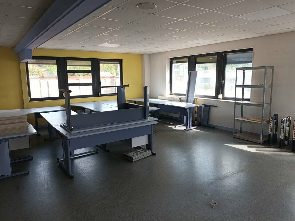 BUREAUX EN R+1 DANS UN ENSEMBLE PLUS VASTE SUR ZA.