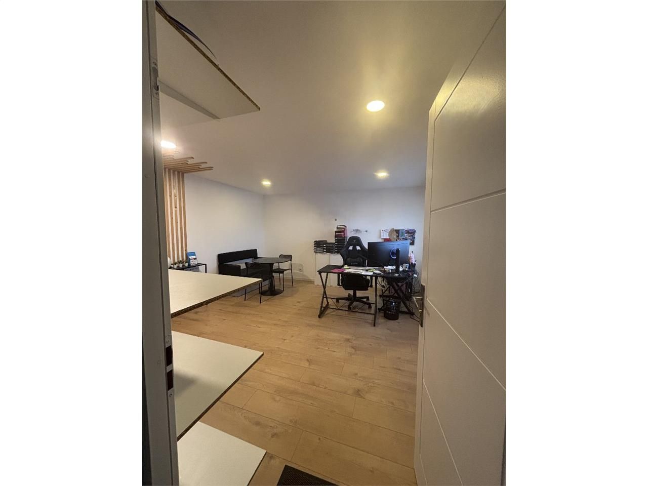 Location local 190 m² à MONTS