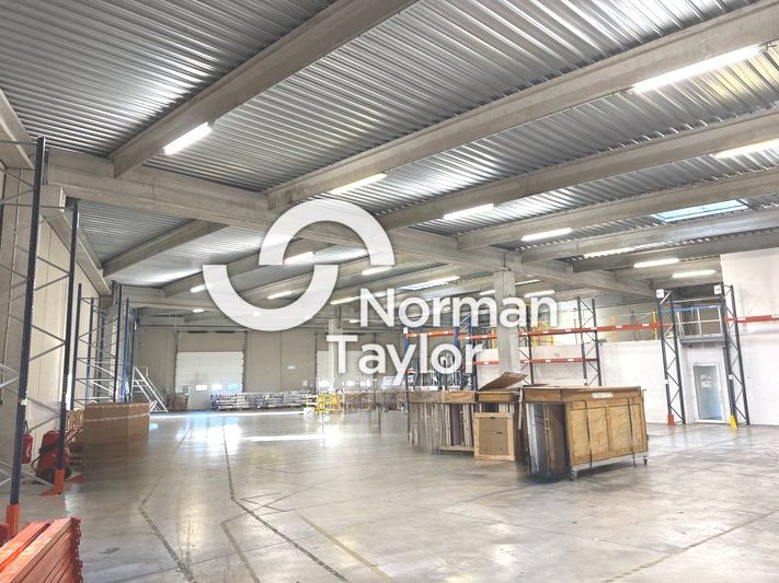 Location local d''activites 1180 m² non divisibles