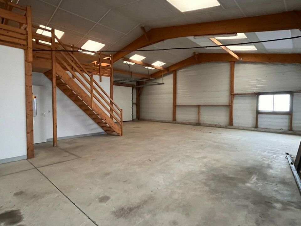 A LOUER - LOCAL D'ACTIVITE - ST NOLFF