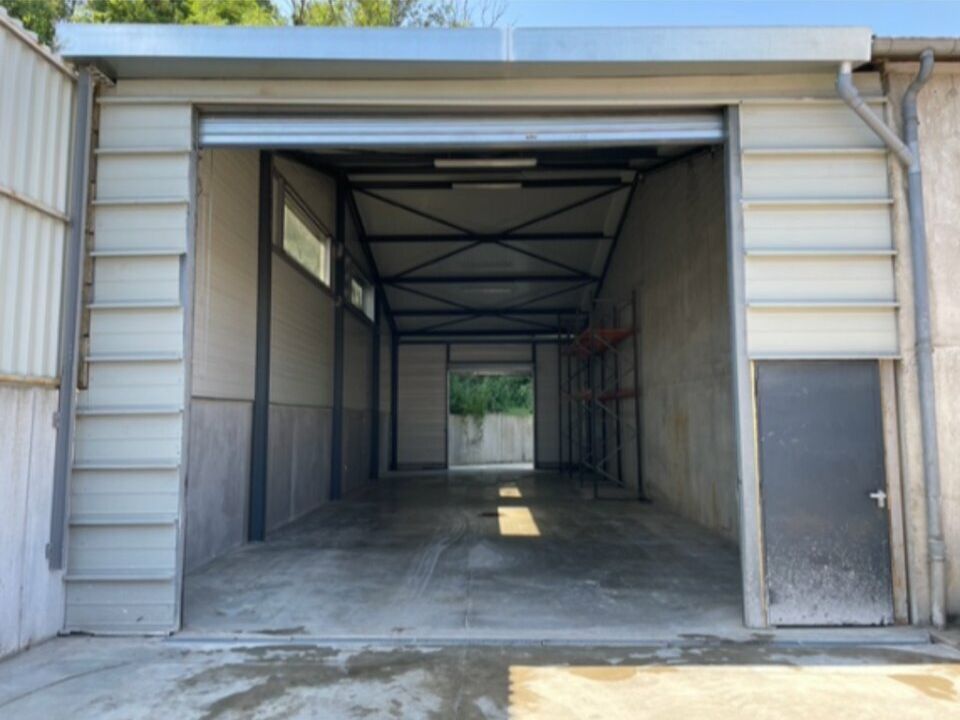 Location local d''activites 145 m² non divisibles