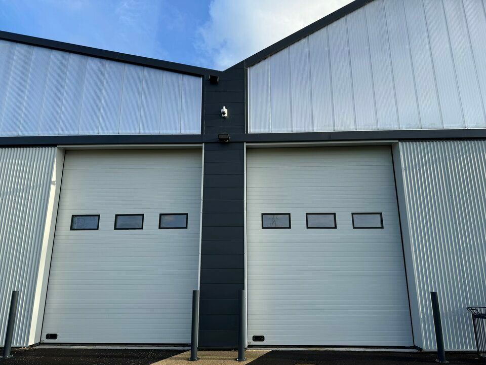 A LOUER / LOCAL D'ACTIVITE - ENTREPOT / PAVILLY