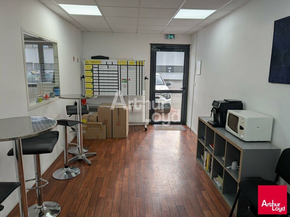 CHARTRES DE BRETAGNE - CELLULE D'ACTIVITE A LOUER 