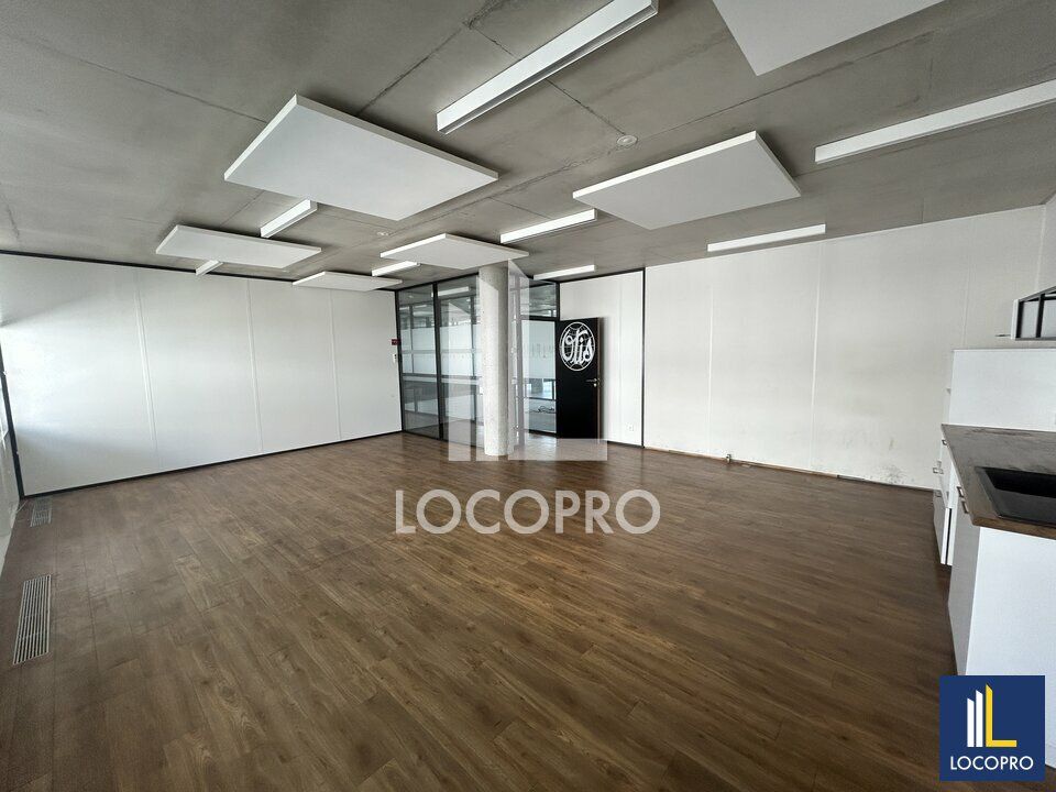 Location bureaux 375.7 m² non divisibles