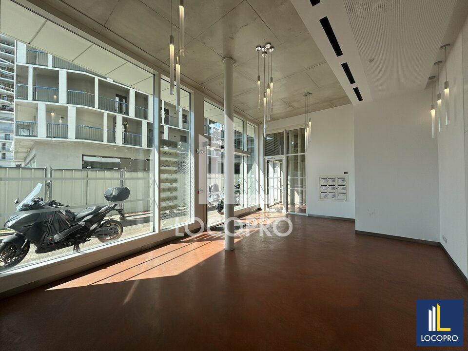 Location bureaux 376.59 m² non divisibles