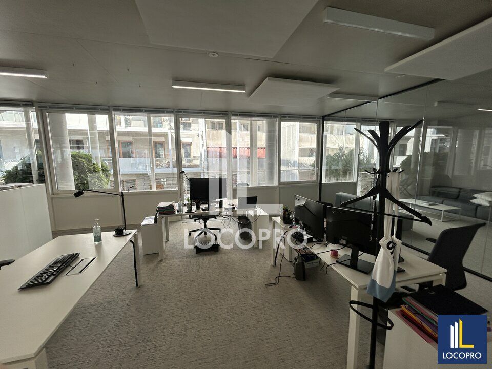 Location bureaux 376.59 m² non divisibles
