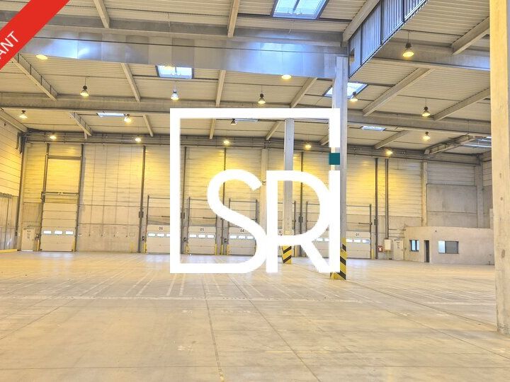 Location entrepot 1785 m² non divisibles