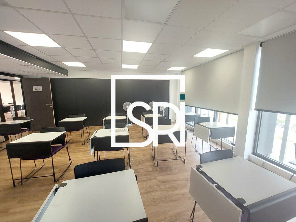 LOCATION BUREAUX 242 M2 - 63000 CLERMONT FERRAND - PROXIMITE TRAM / AUTOROUTES