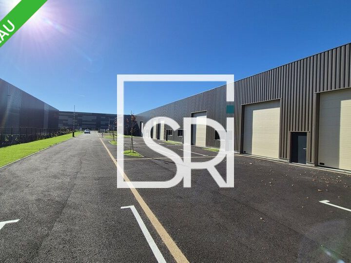 PROCHE A75 - LOCATION LOCAL D'ACTIVITÉ / ENTREPOT NEUF 226 M2 - 63670 LA ROCHE BLANCHE