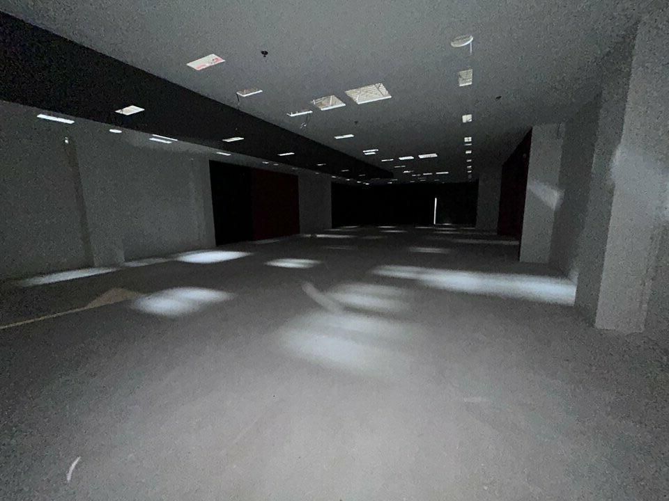 Location local commercial 299 m² non divisibles