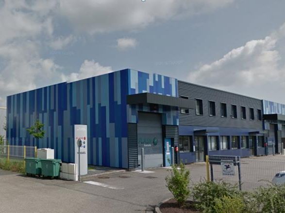 Location local d''activites 249 m² non divisibles