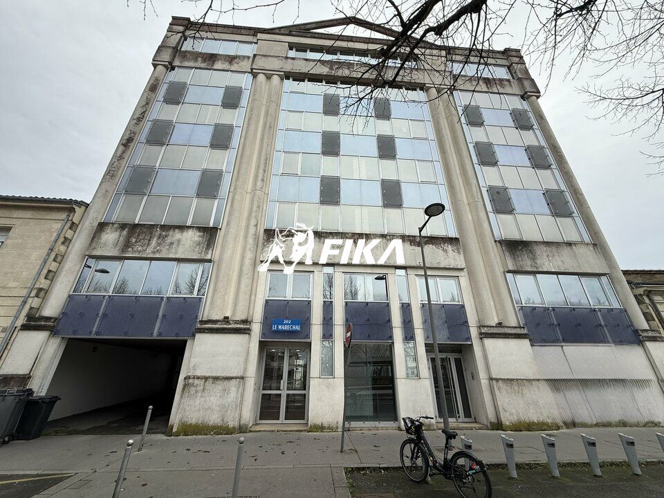 BUREAUX - A LOUER - 938 m² - (33000) BORDEAUX