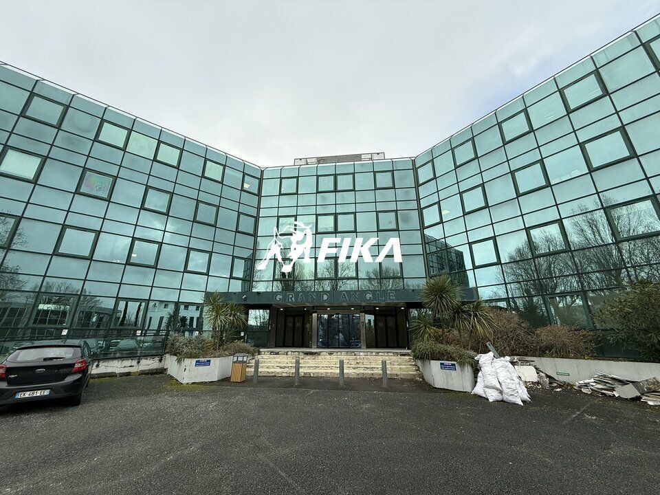 A LOUER - BUREAUX - 360 m² - (33520) BRUGES