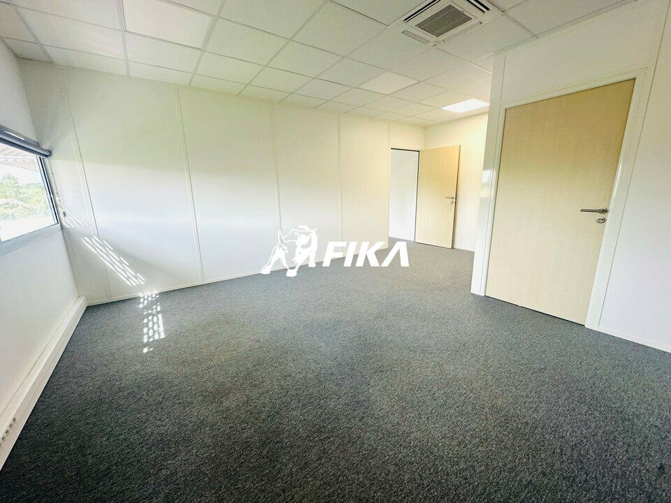 A LOUER - BUREAUX - 201 m² - CANEJAN (33610)
