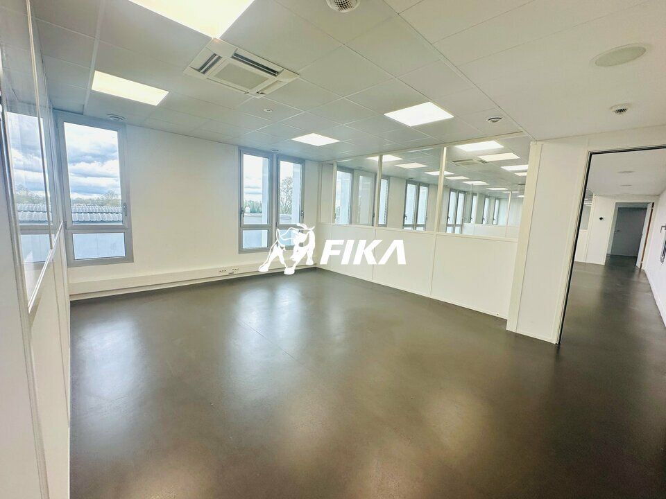 BUREAUX - A LOUER - 176 m² - (33700) MÉRIGNAC
