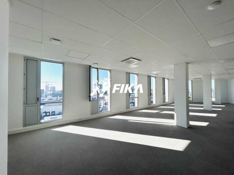 Location bureaux 3037.69 m² divisibles à partir de 121.48 m²