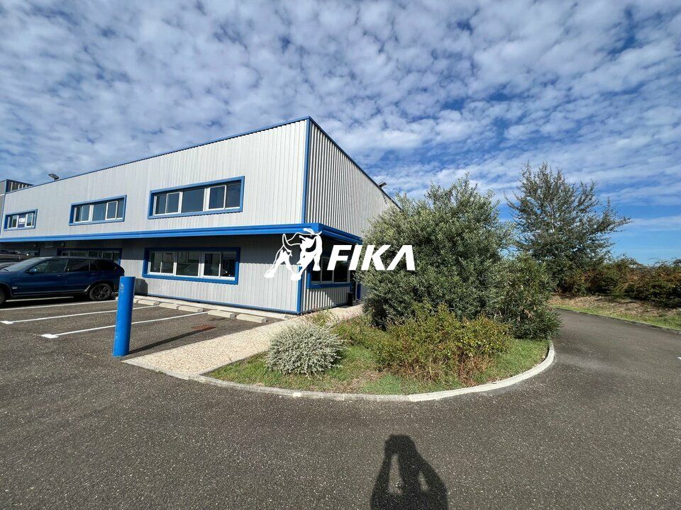 A LOUER - LOCAL D'ACTIVITE - 252 m² - (33127) ST JEAN D'ILLAC