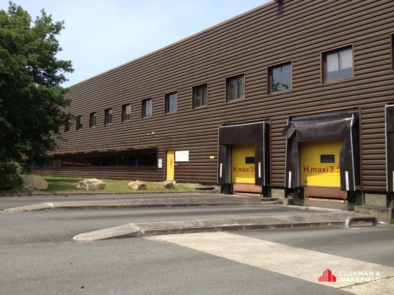 BATIMENT LOGISTIQUE A LOUER SUR L'AXE A63 