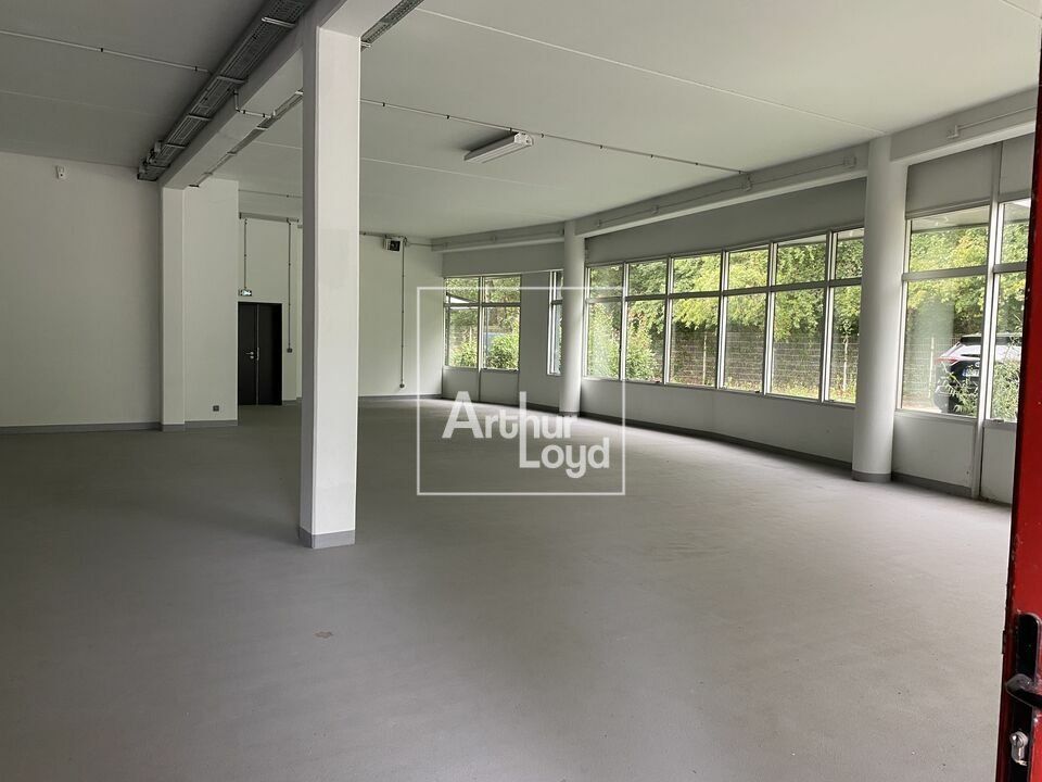 Location local d''activites 227 m² non divisibles