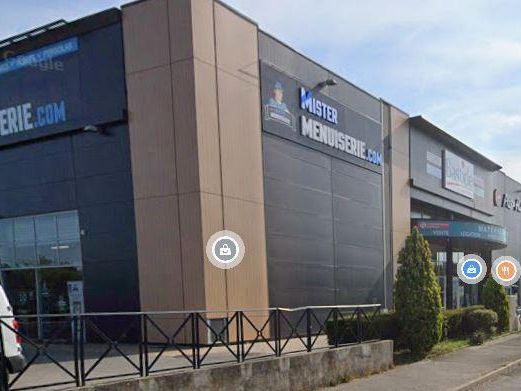 Location local commercial 264 m² non divisibles