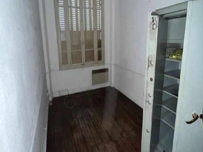 Location local commercial 57 m² non divisibles