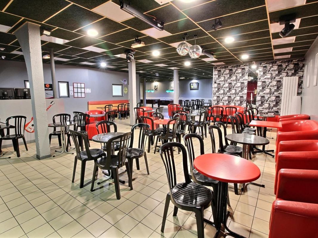 Vente local commercial 909 m² non divisibles