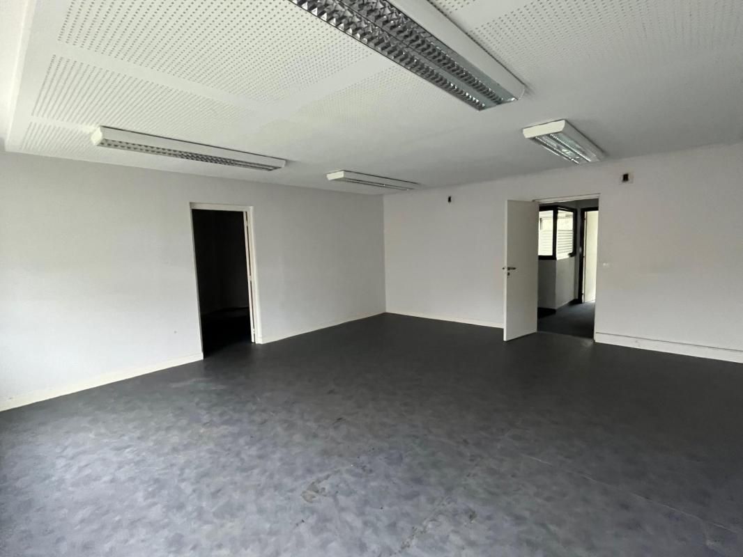 Location bureaux 172 m² non divisibles