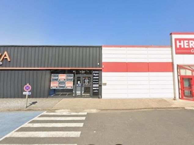 Location local commercial 1115 m² divisibles à partir de 575 m²