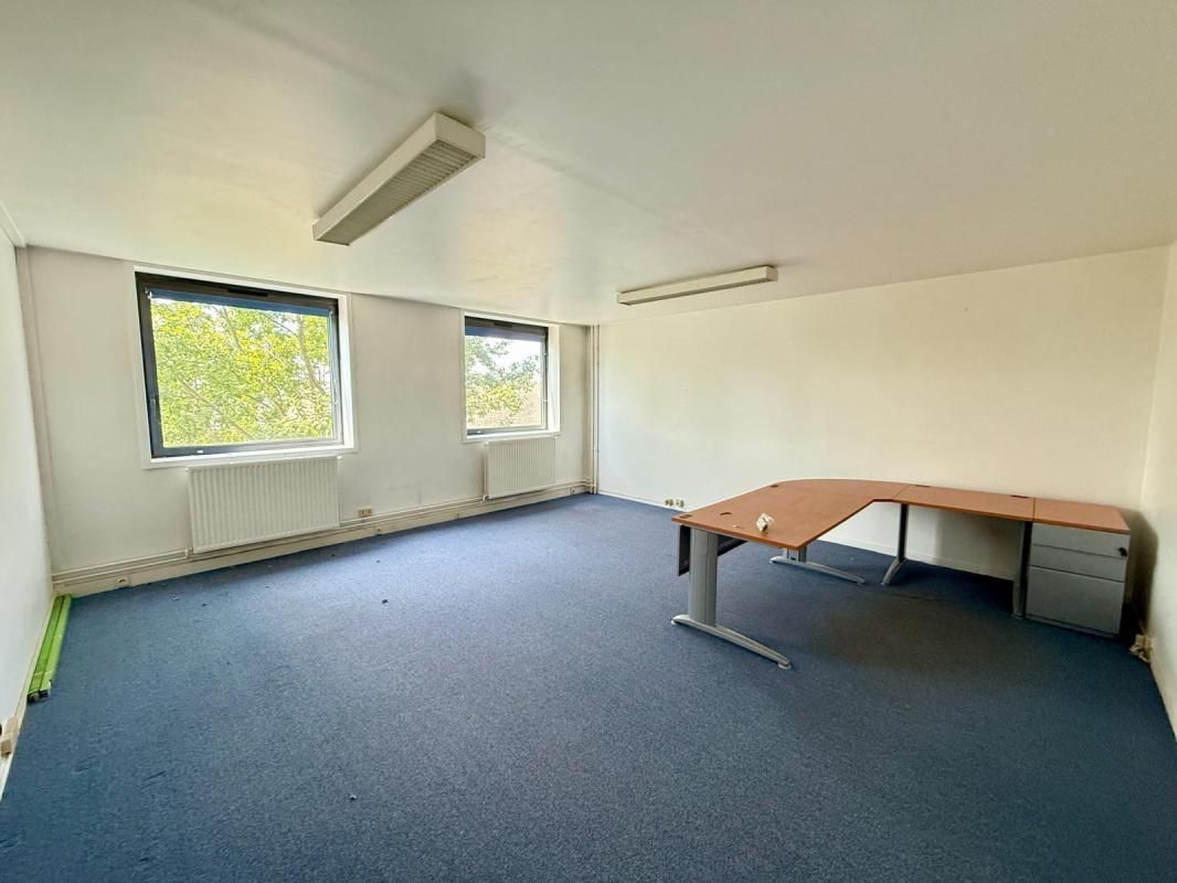 Location bureaux 31 m² non divisibles