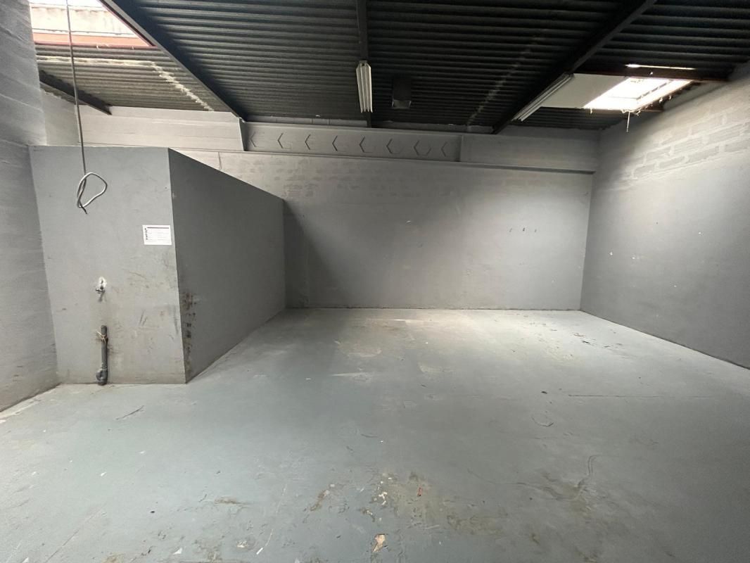 Location entrepôts 522 m² non divisibles