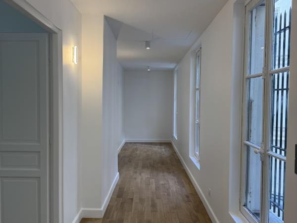 Location bureaux 144 m² non divisibles