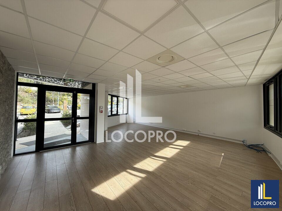 Location bureaux 92.53 m² non divisibles