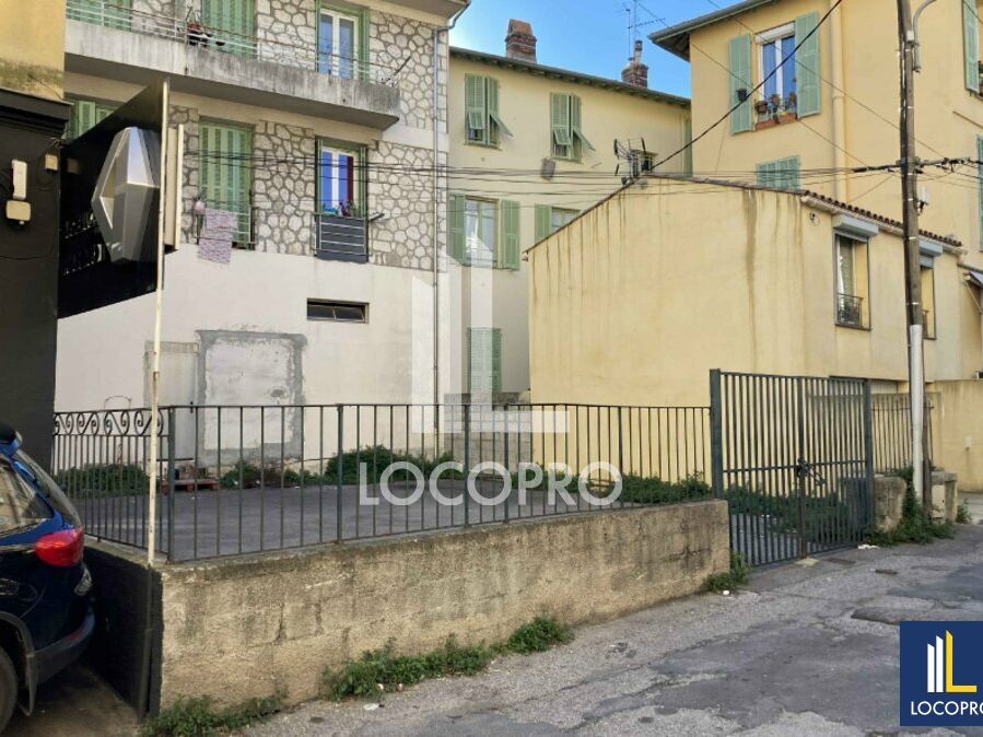 A LOUER - LOCAL COMMERCIAL - 100 M2 - NICE 