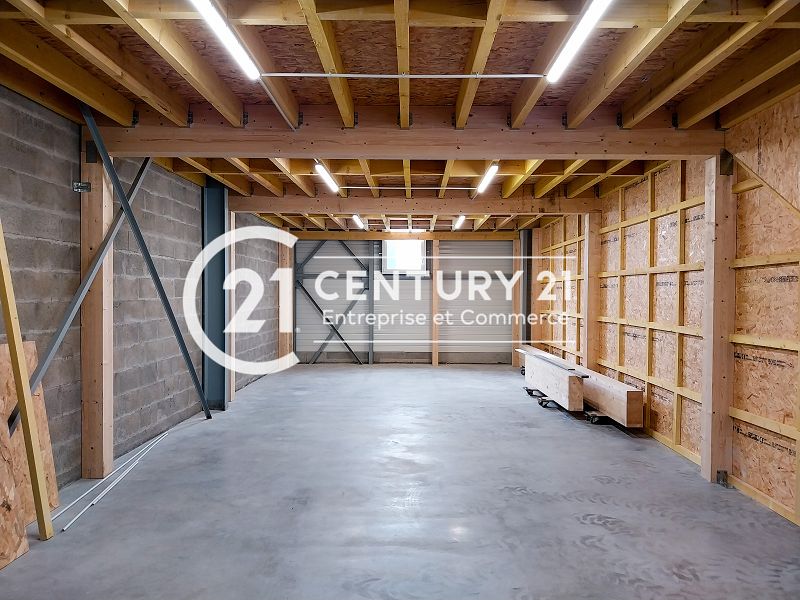 Location entrepot 90 m² à ST ANDRE DES EAUX