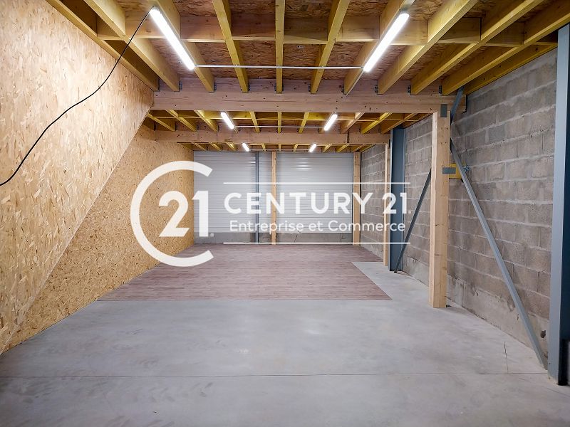 Location entrepot 90 m² à ST ANDRE DES EAUX