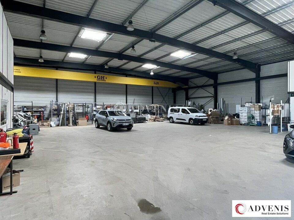 Location local d''activites 1127 m² non divisibles